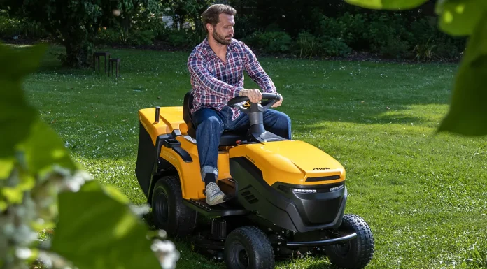 Los tractores más atrevidos de Stiga: detalles negros, rejilla agresiva y faros led