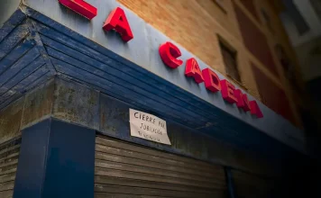 Adiós a la ferretería que vio nacer el barrio malagueño de La Luz