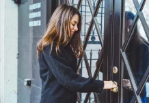 La UCES pide que se revisen las puertas antes de salir de vacaciones