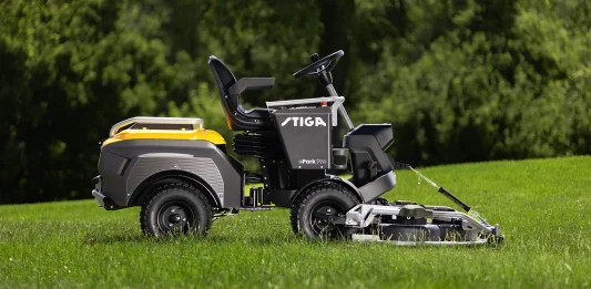 El icónico cortacésped frontal eParkPro entra en la «era eléctrica»