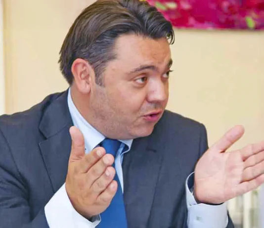 Hemeroteca | Françesc Martínez, ¿ser ‘el bueno’ o decir sí a todo?
